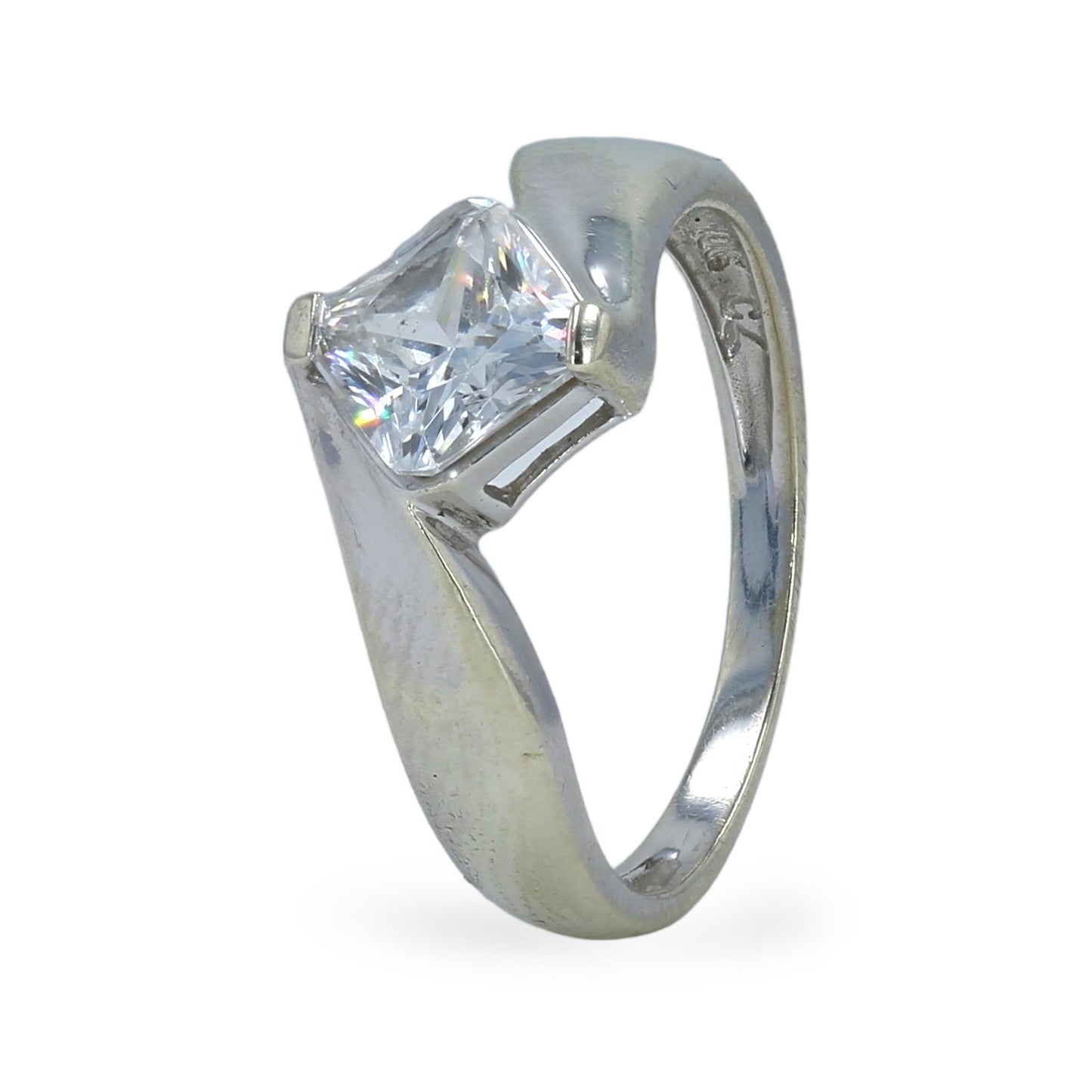 10K White gold solitaire princess cut ring