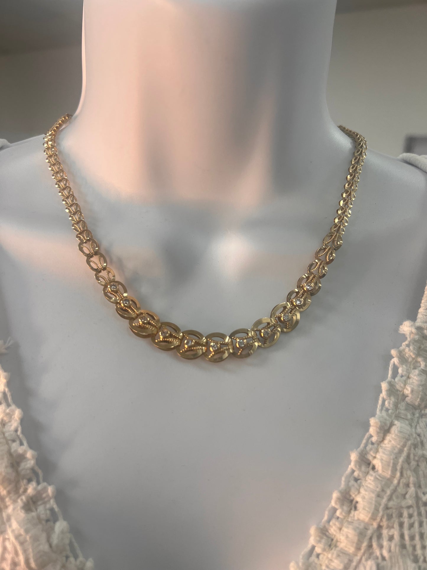 10k gold double size leaf necklace