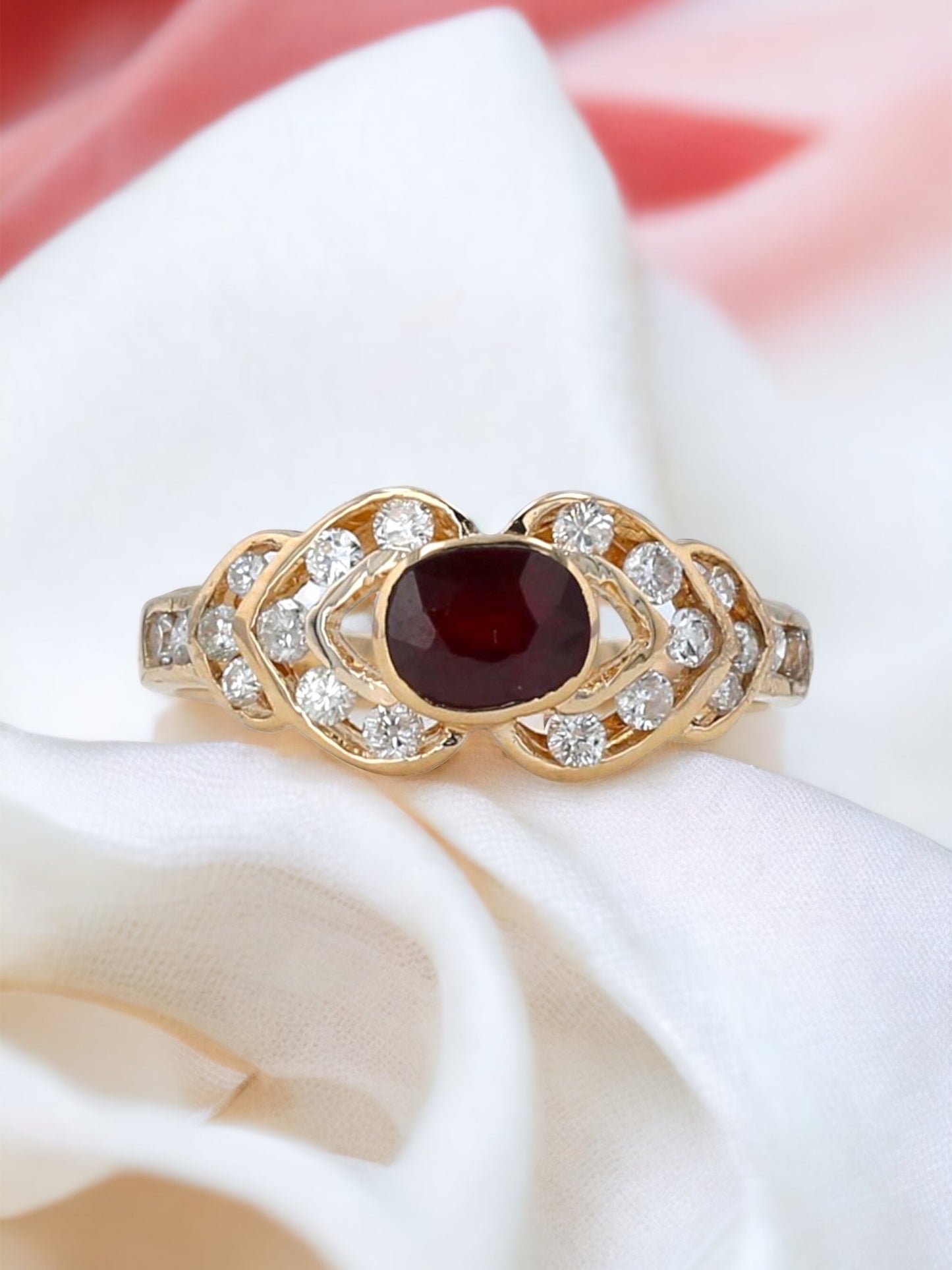 14K Yellow gold red espinel and diamonds petal ladys ring