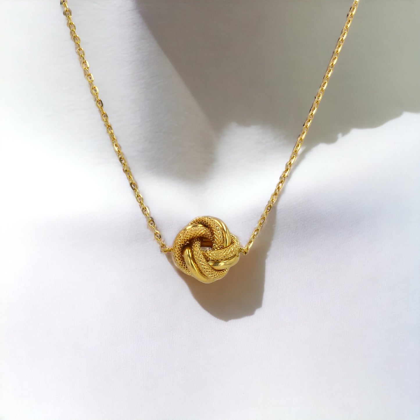 10K Yellow gold love knot necklace