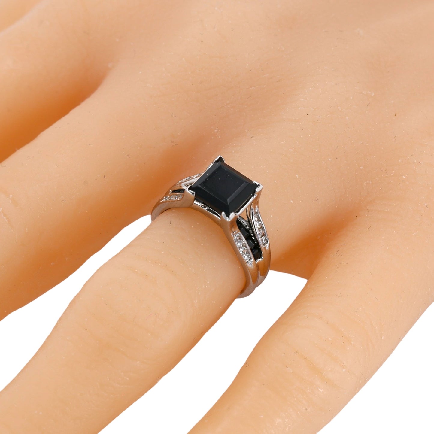 14k White gold Princess especial edition onyx and diamonds ring-26342