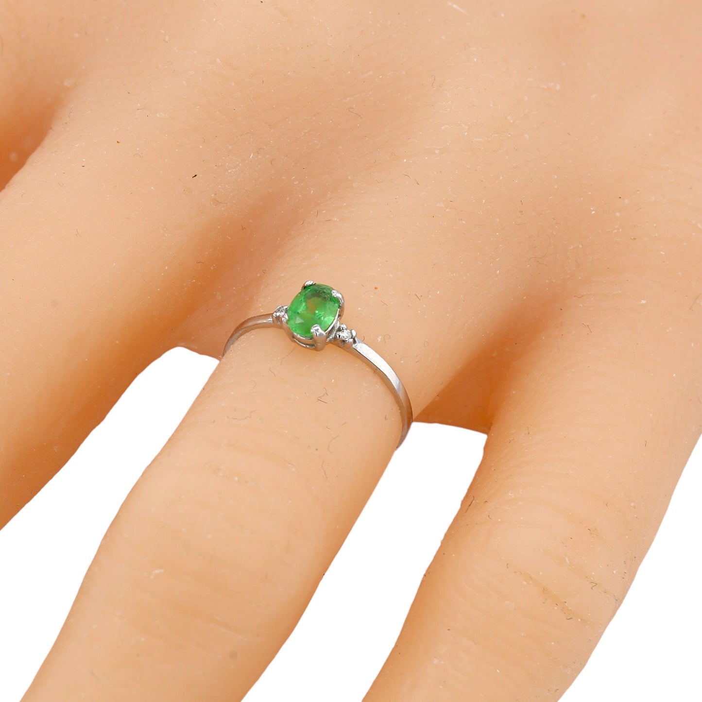 18k White gold round emerald and diamonds ring-8990