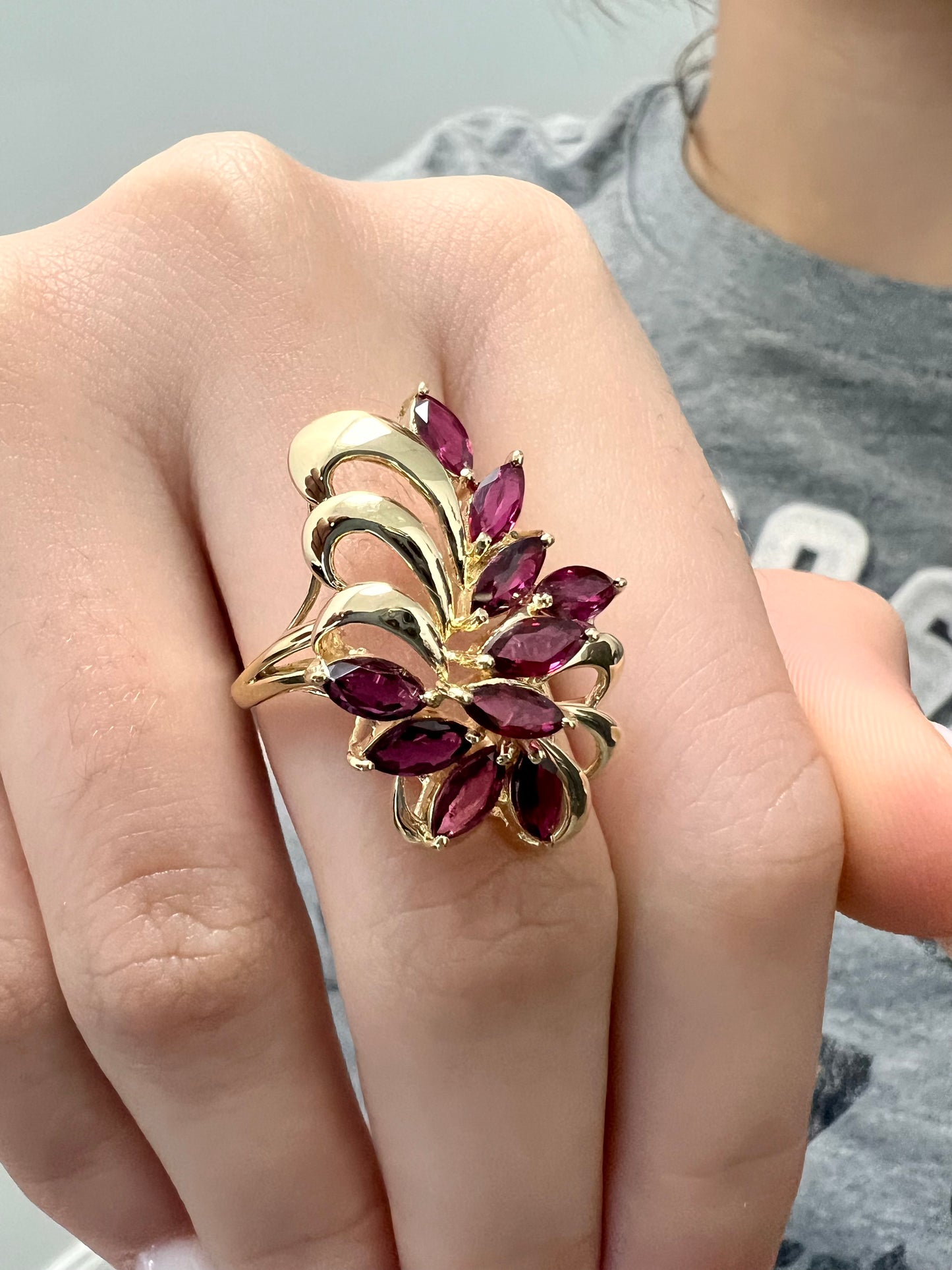 Gold 14k ruby flower ring